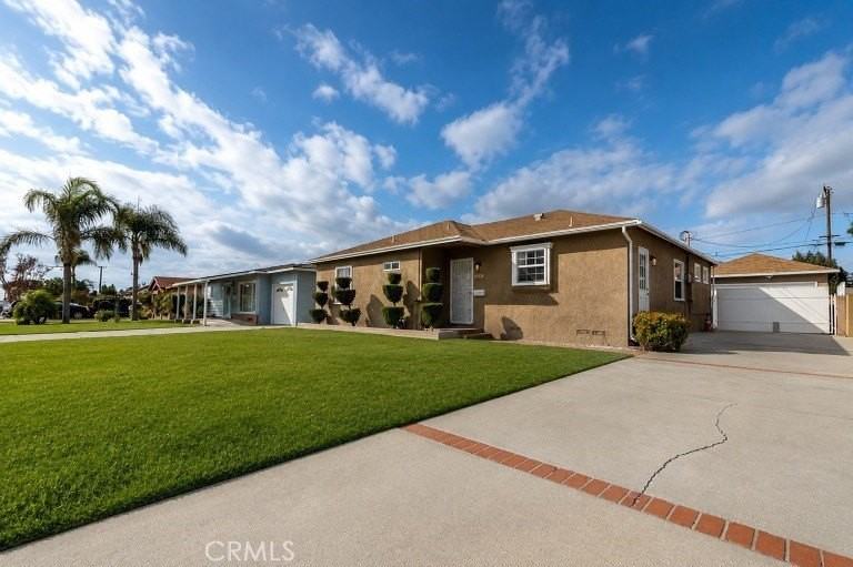 14043 Mystic St - Photo 2 of 25