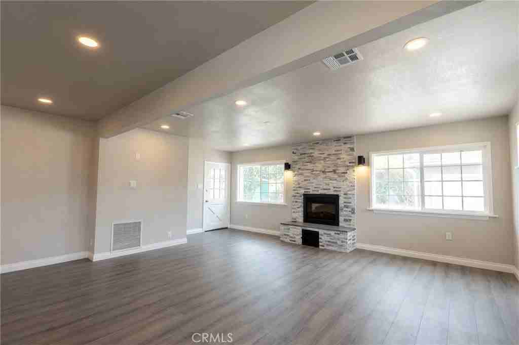 14043 Mystic St - Photo 6 of 25
