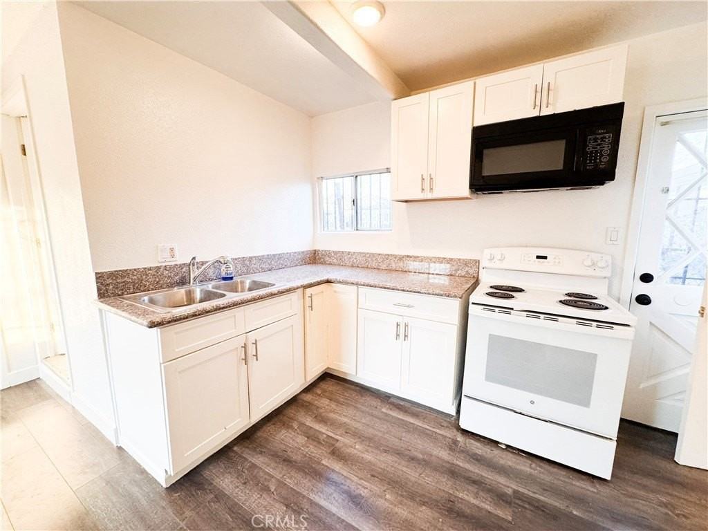1746 W 82nd St - Photo 6 of 14