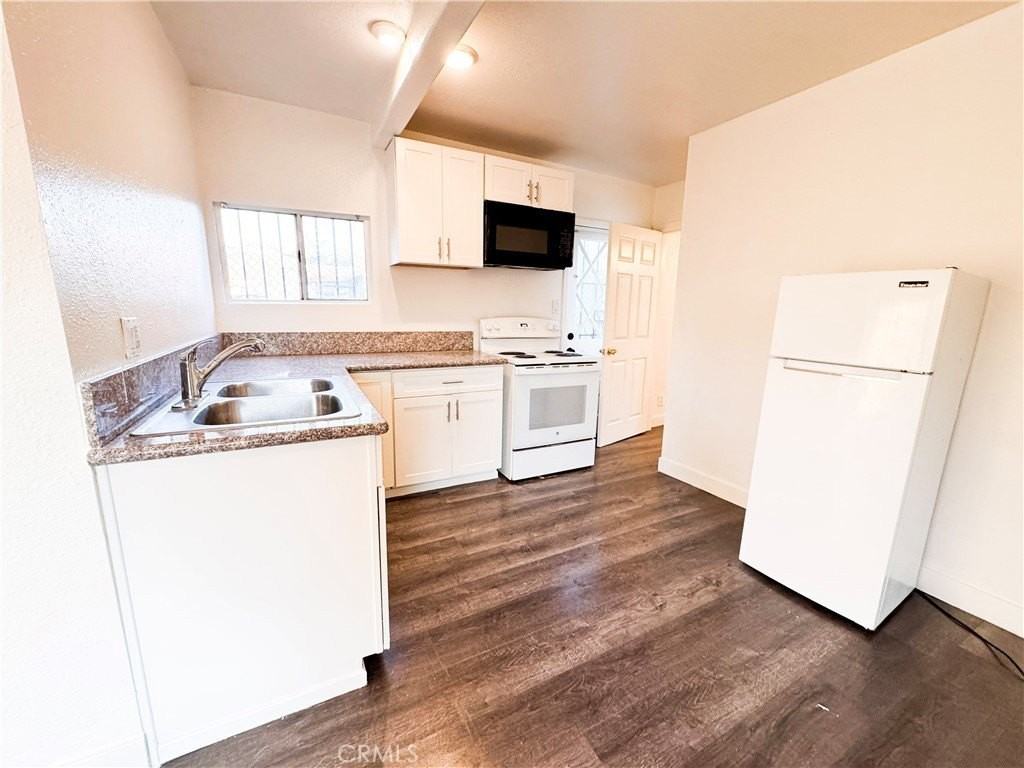1746 W 82nd St - Photo 7 of 14