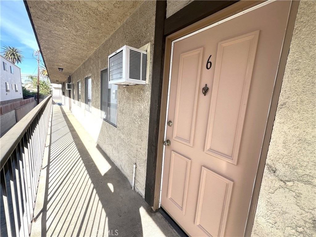 14817 Sylvan St #6 - Photo 2 of 12