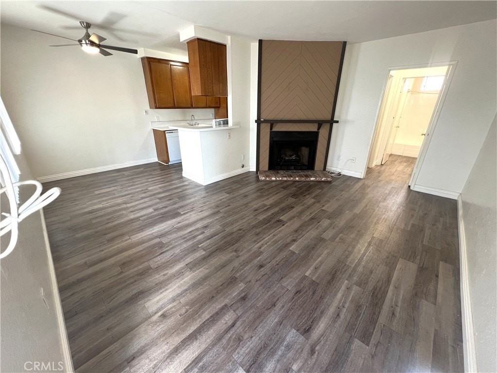14817 Sylvan St #6 - Photo 3 of 12