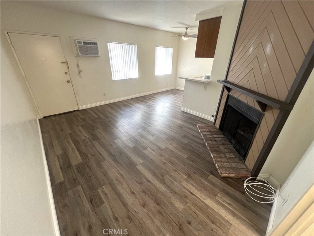 14817 Sylvan St #6 - Photo 4 of 12