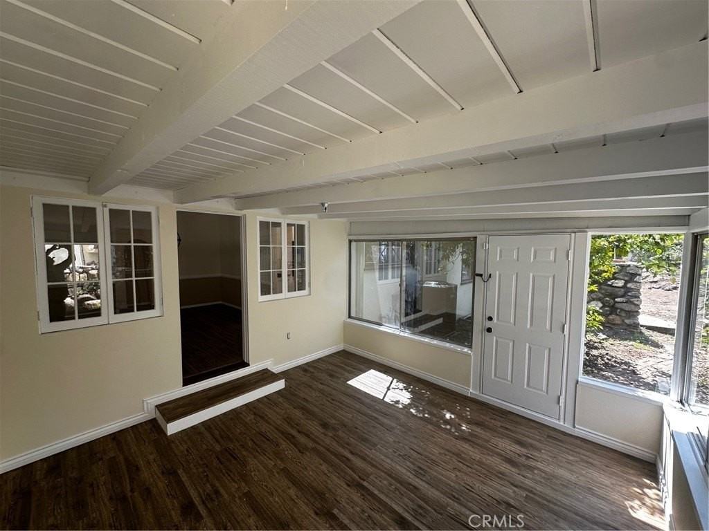 2151 N Altadena Dr - Photo 4 of 27