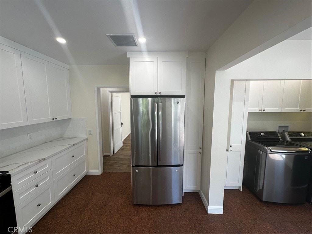 2151 N Altadena Dr - Photo 6 of 27