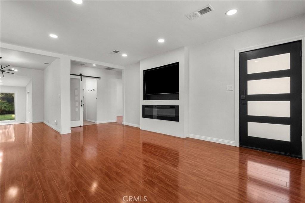 17337 Emelita St - Photo 7 of 29