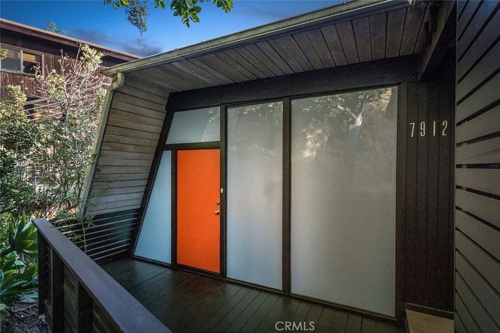 7912 Willow Glen Rd - Photo 3 of 20