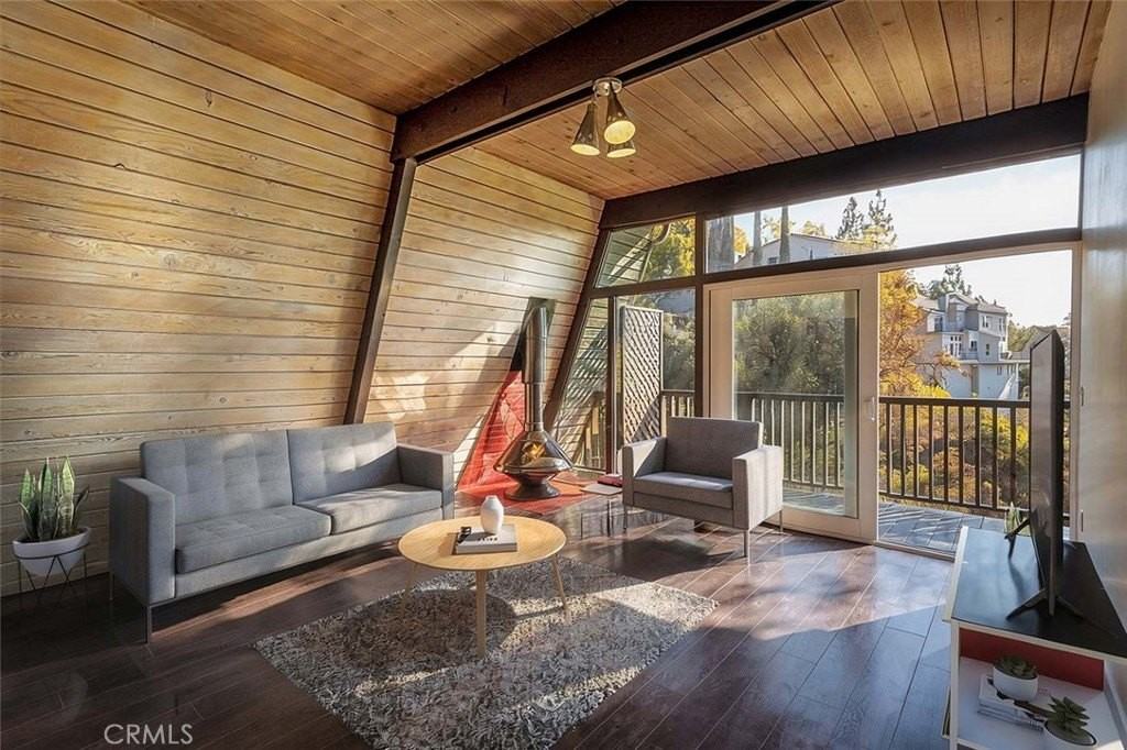 7912 Willow Glen Rd - Photo 5 of 20
