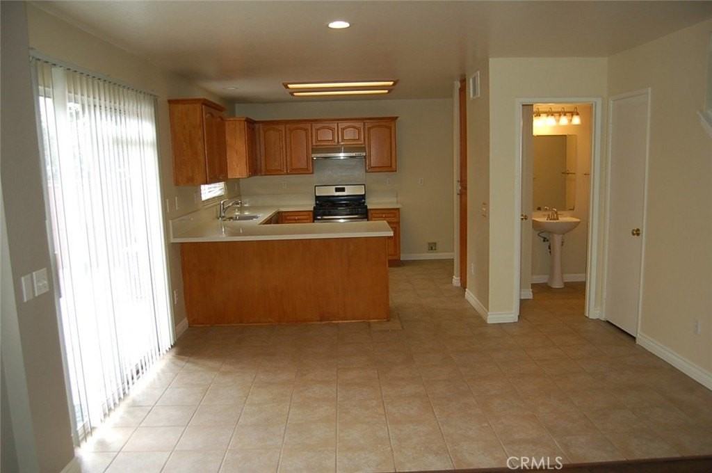 16143 Talbot Ct - Photo 5 of 23