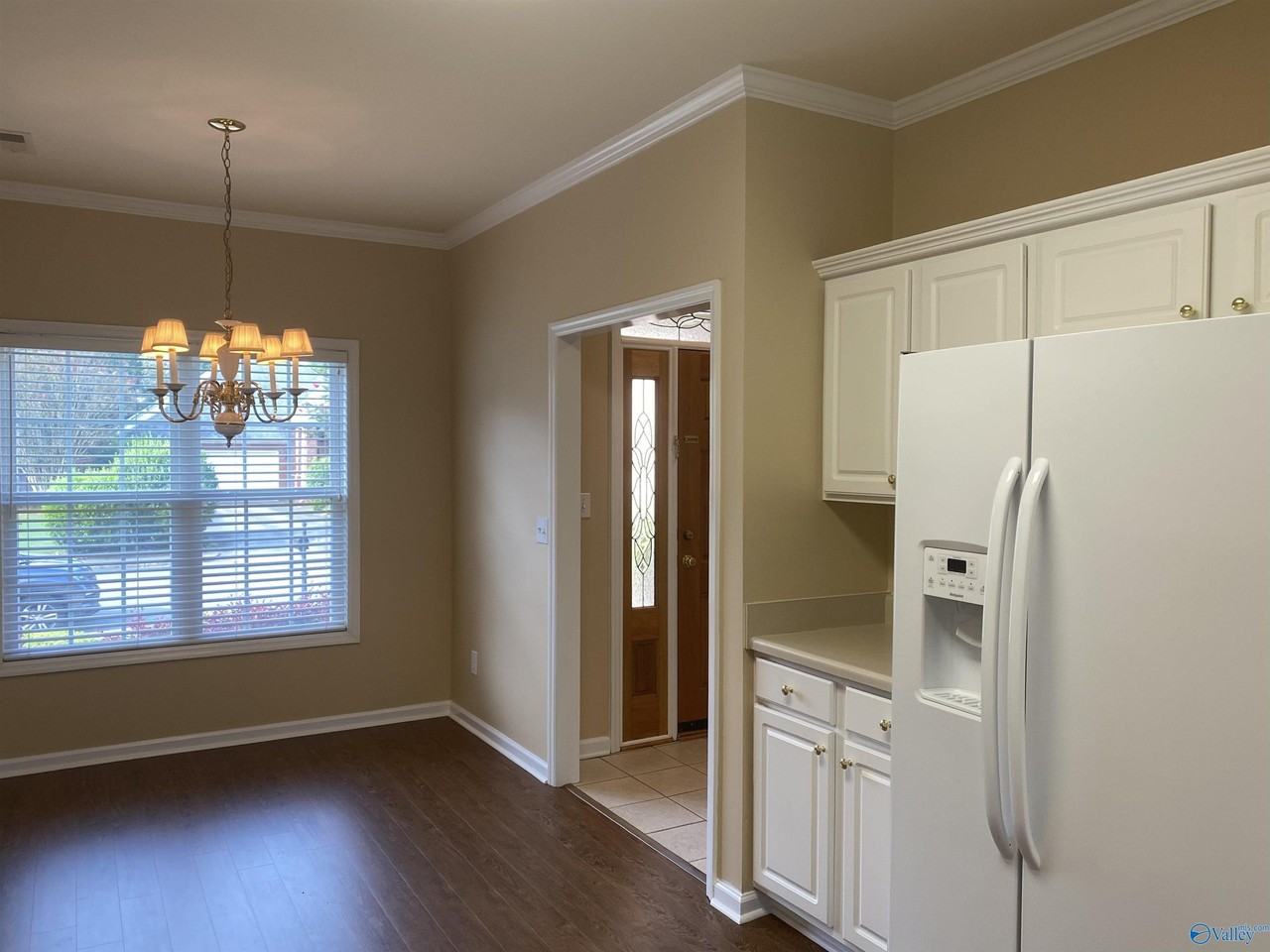 153 Canterbury Dr - Photo 4 of 16