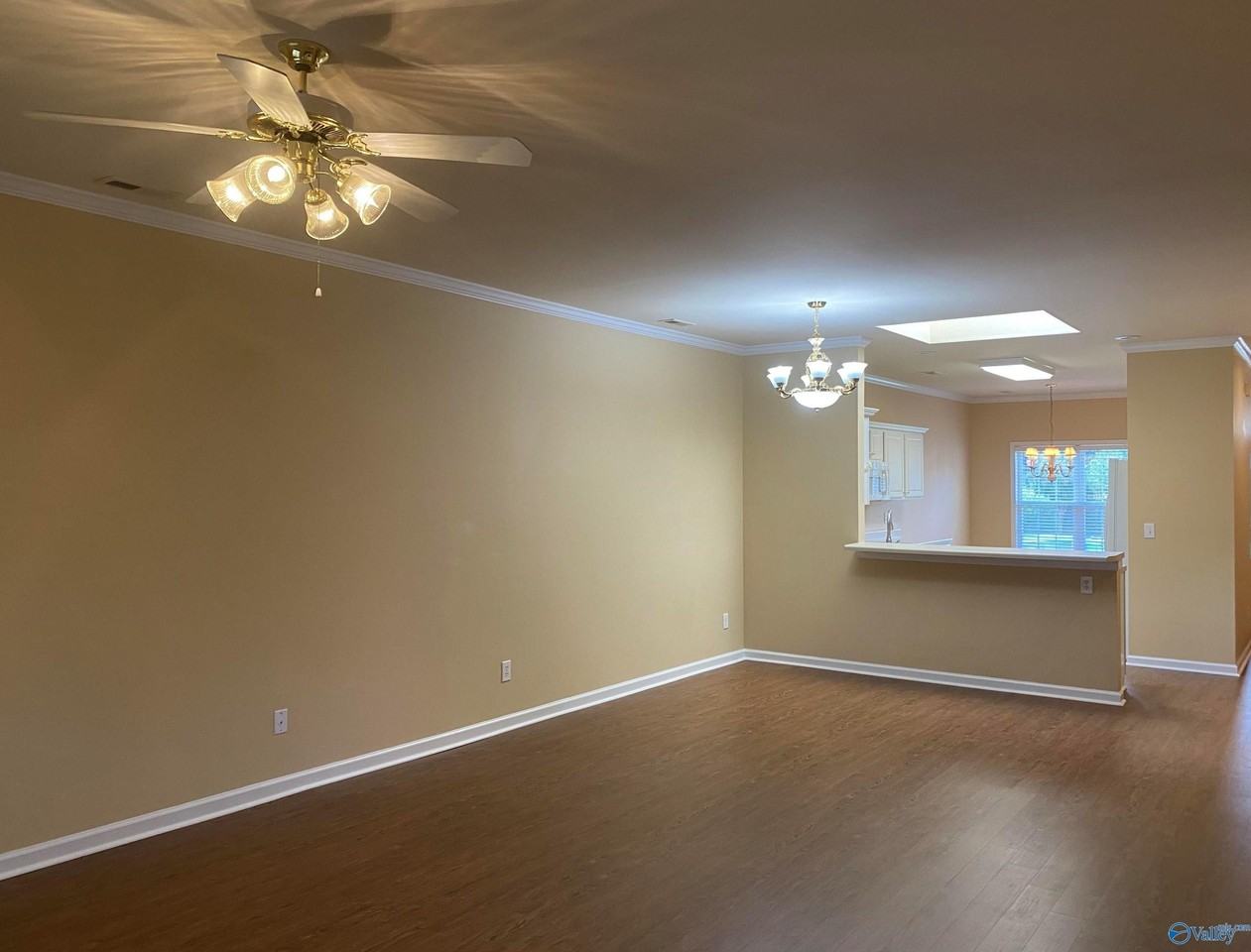 153 Canterbury Dr - Photo 5 of 16