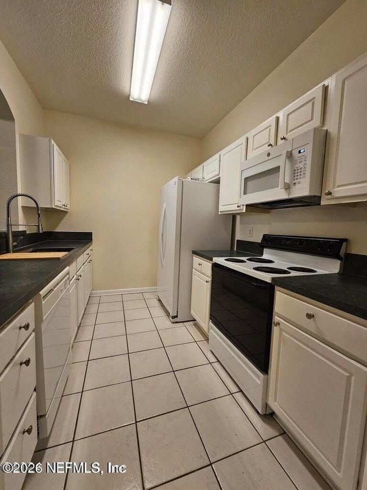 10550 Baymeadows Rd #829 - Photo 2 of 15