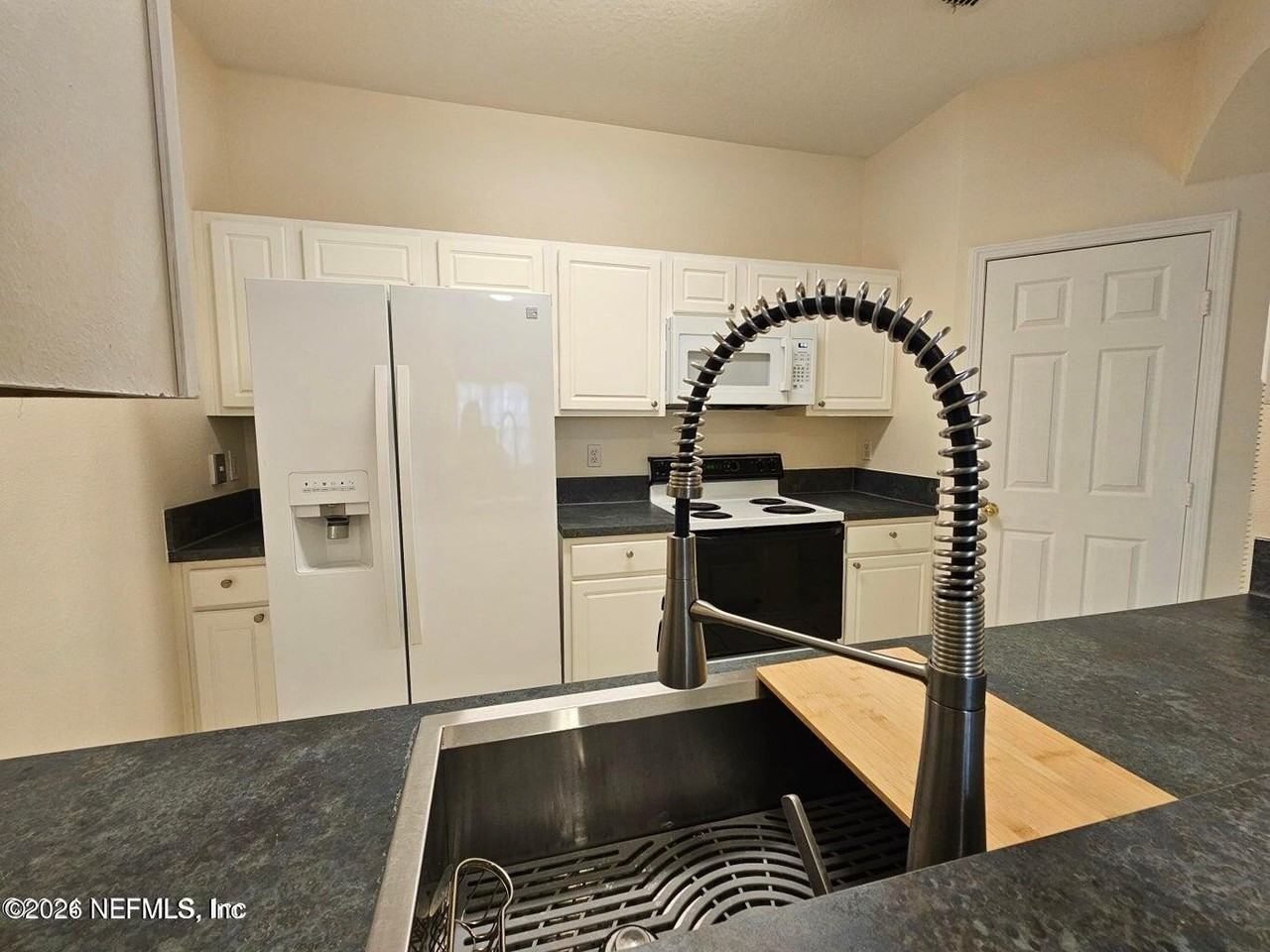 10550 Baymeadows Rd #829 - Photo 3 of 15