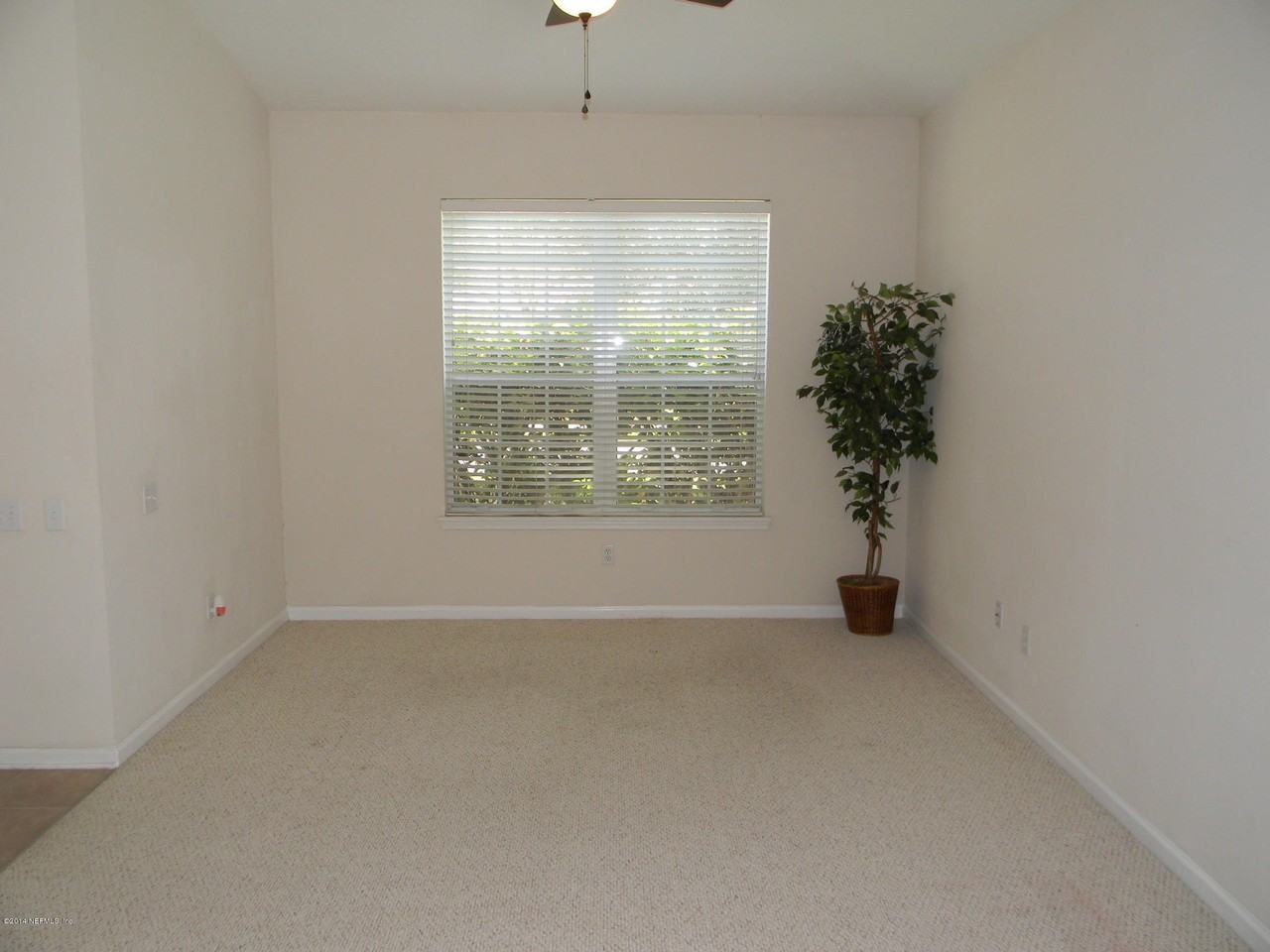 10599 Roundwood Glen Ct - Photo 2 of 20