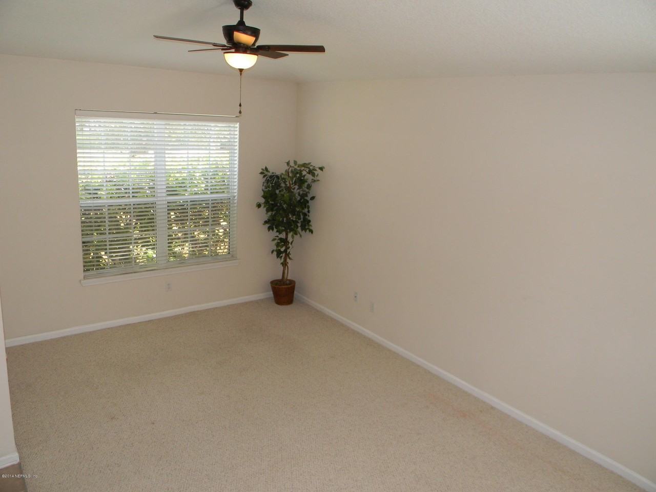 10599 Roundwood Glen Ct - Photo 3 of 20