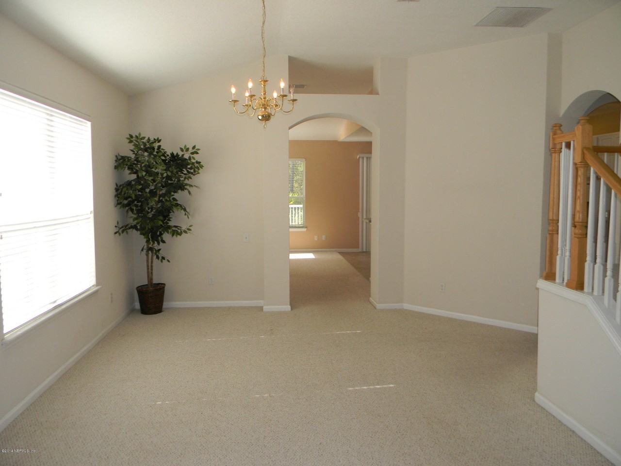 10599 Roundwood Glen Ct - Photo 5 of 20