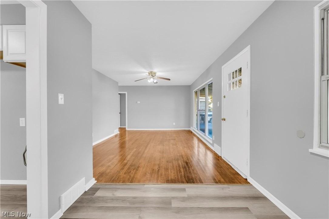 13813 Leroy Ave - Photo 7 of 23