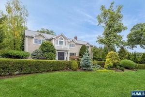 featured image of 166 Churchill Rd