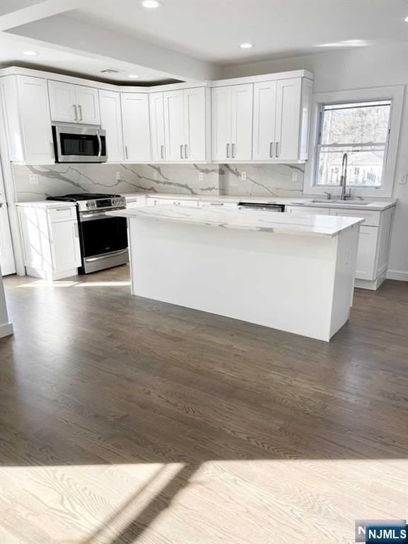 40 Grant Ave - Photo 3 of 21
