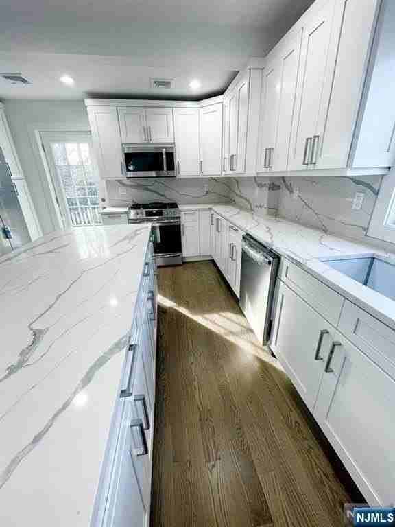 40 Grant Ave - Photo 6 of 21