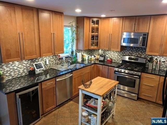 373 Franklin St - Photo 3 of 17