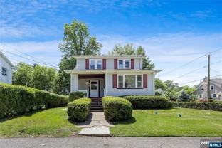 135 E Linden Ave - Photo 1 of 1