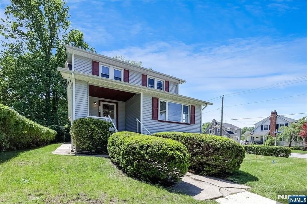 135 E Linden Ave - Photo 2 of 42