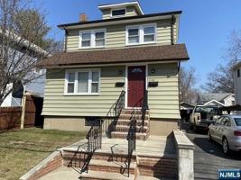 featured image of 130 Hazelton St #2