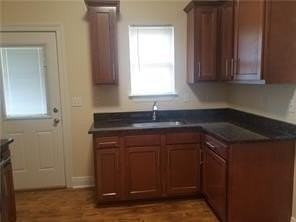 614 N Woodlawn Ave - Photo 7 of 15