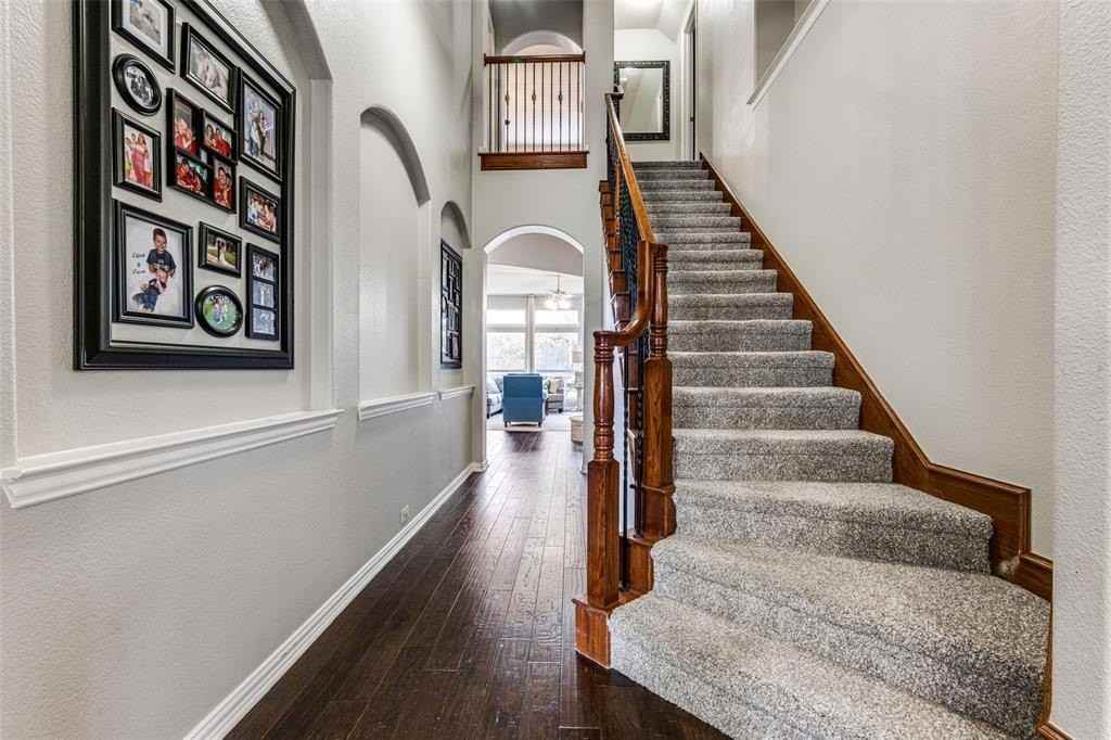 360 Falstaff Dr - Photo 4 of 25