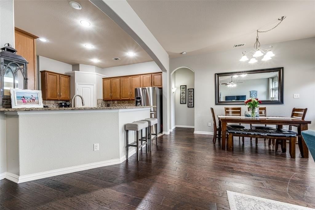 360 Falstaff Dr - Photo 5 of 25