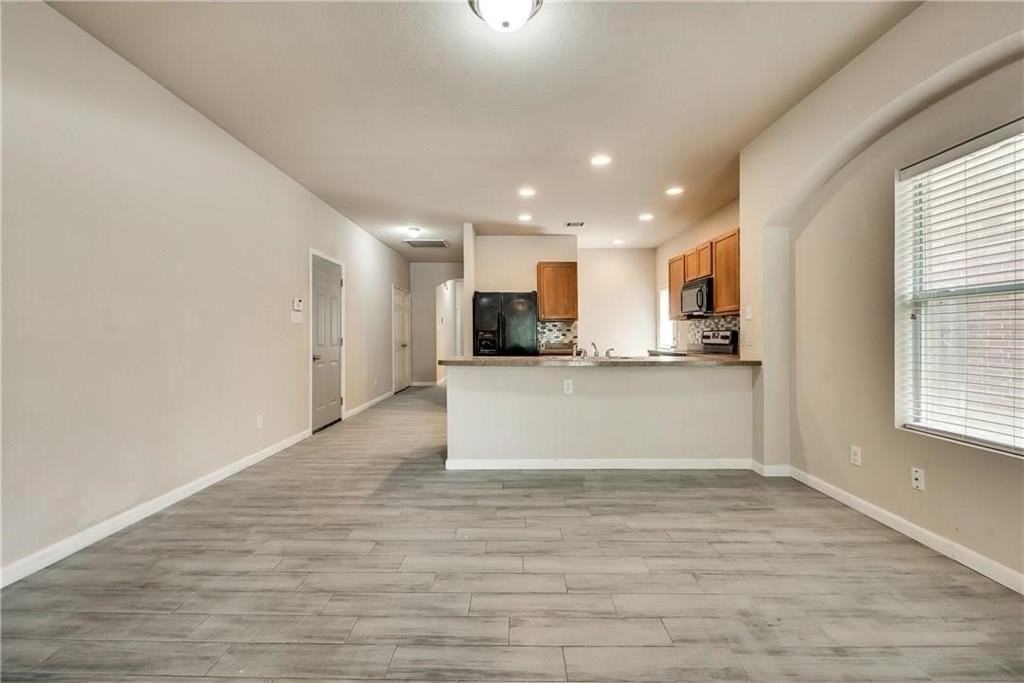 952 Bentwood Trl - Photo 7 of 18