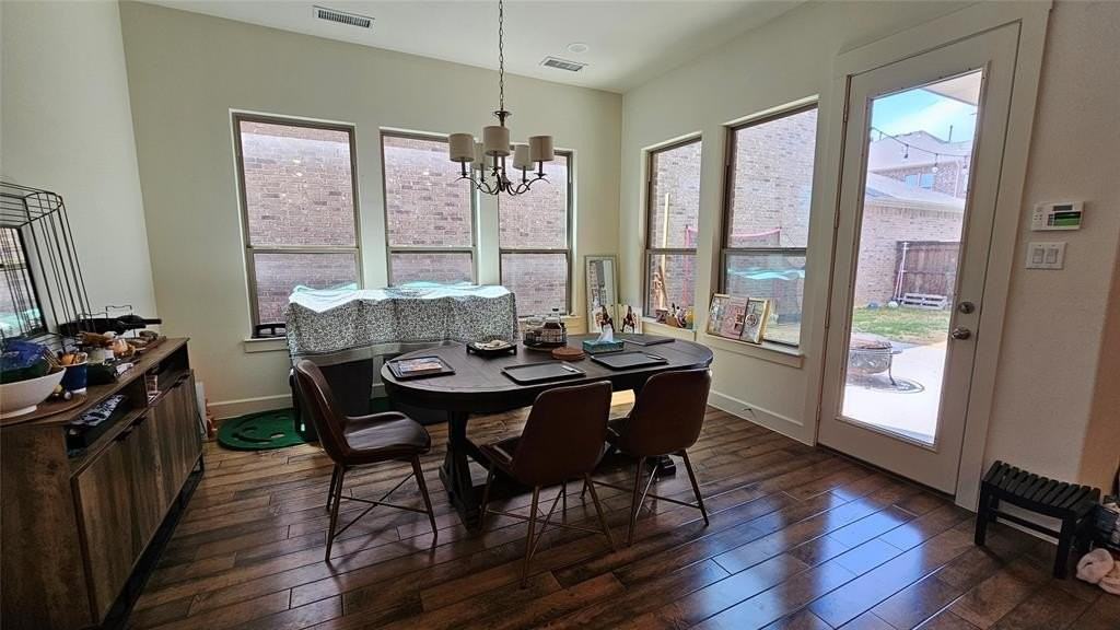 1042 Stephen St - Photo 7 of 21