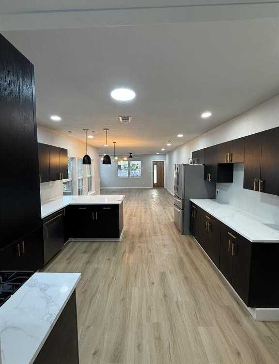 758 Bethpage Ave - Photo 6 of 20
