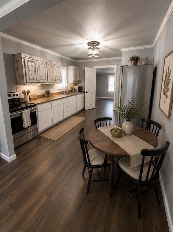 806 Tremont St - Photo 4 of 17