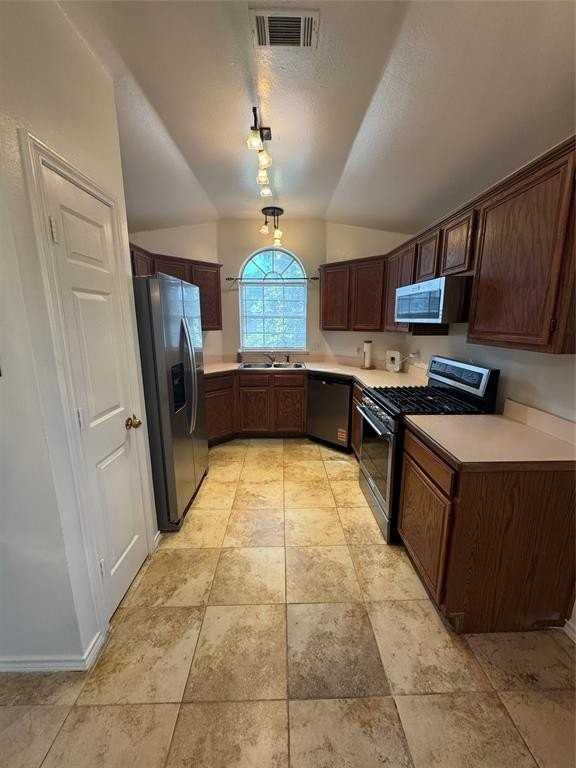 100 Streamside Dr - Photo 5 of 15