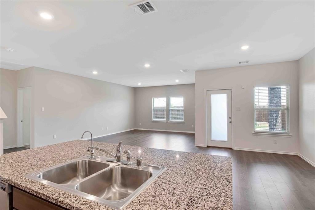 110 Real Quiet Ln - Photo 7 of 25
