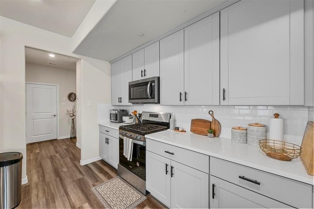 4001 Hackney Springs Ln - Photo 7 of 32