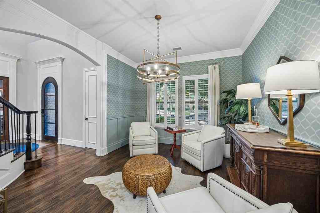 4954 Northshore Dr - Photo 7 of 37