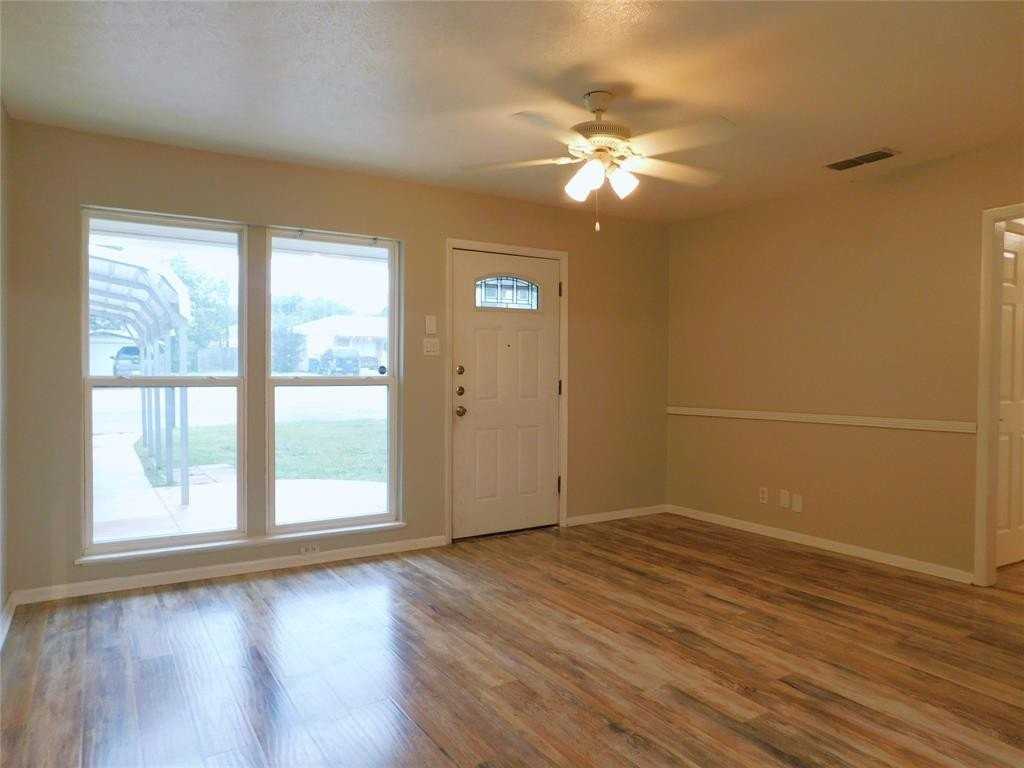 325 W Jones St - Photo 7 of 28