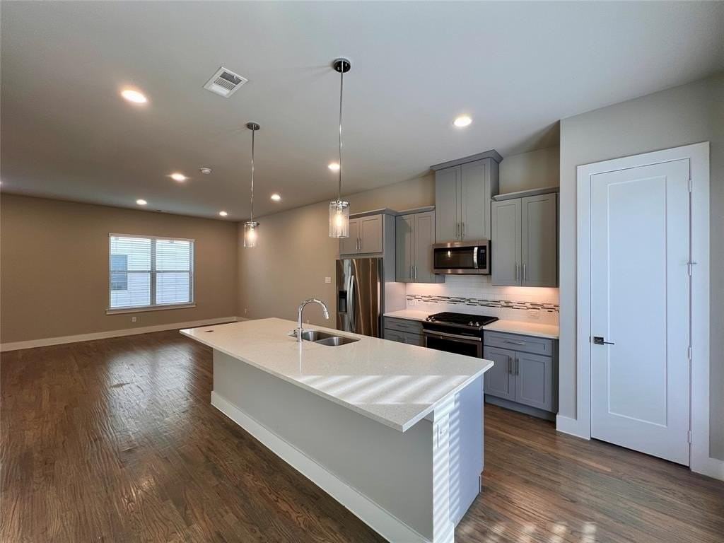 714 N Plano Rd - Photo 6 of 28