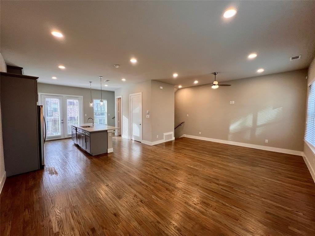 714 N Plano Rd - Photo 7 of 28