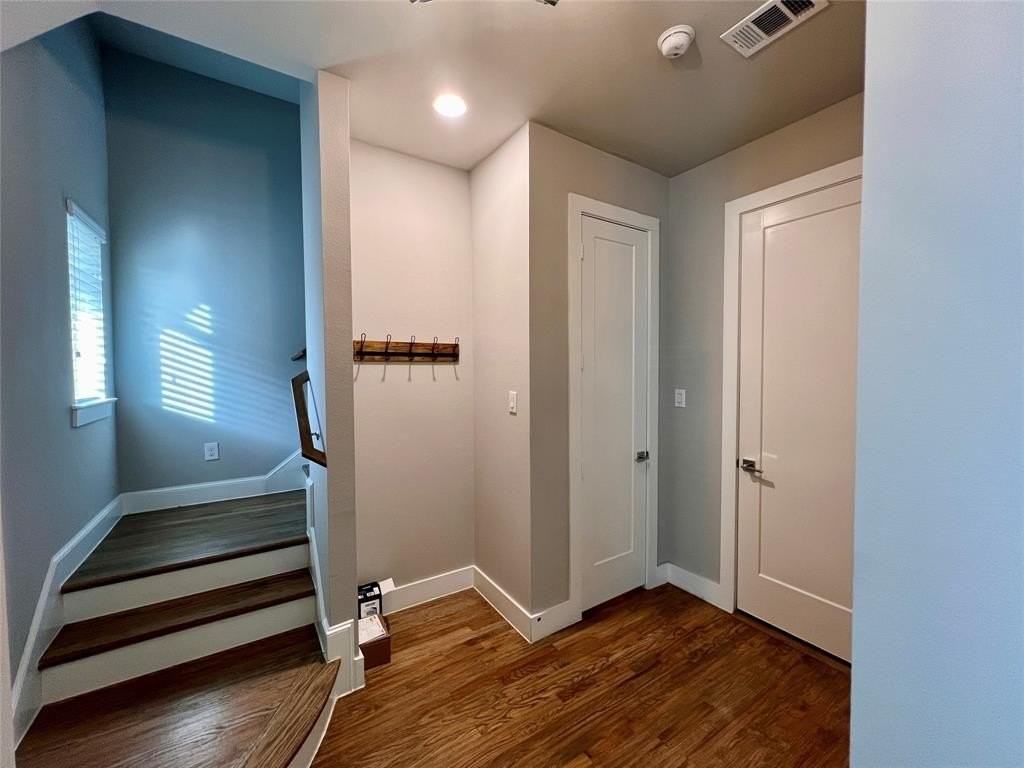 714 N Plano Rd - Photo 4 of 28