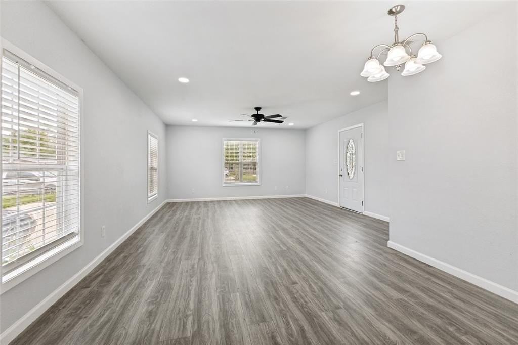 1110 N Ross Ave - Photo 5 of 14