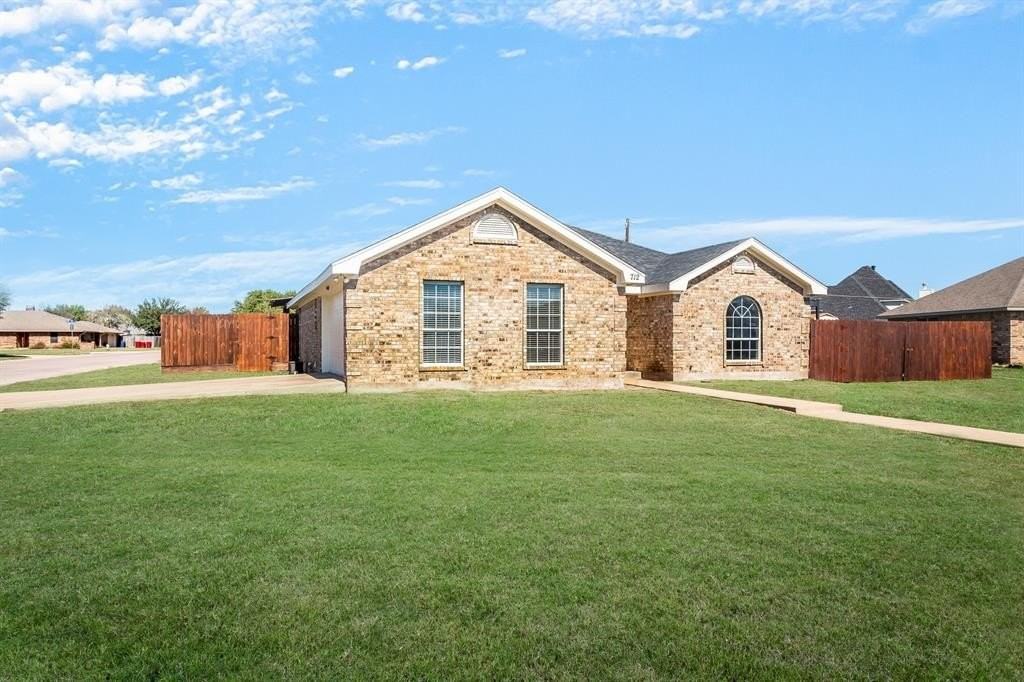 712 Billups Cir - Photo 2 of 38