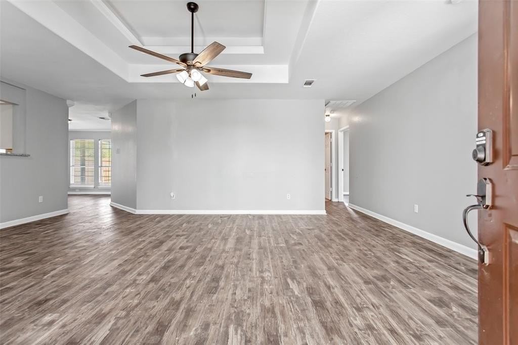 712 Billups Cir - Photo 4 of 38