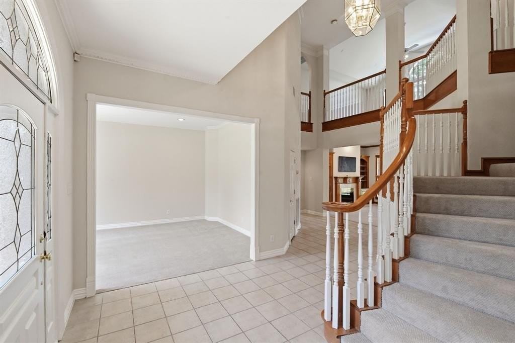 1020 Highland Oaks Dr - Photo 3 of 40