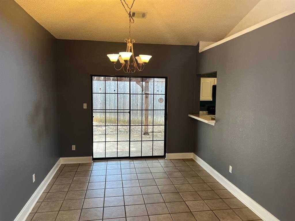 3028 Matterhorn Dr - Photo 2 of 12