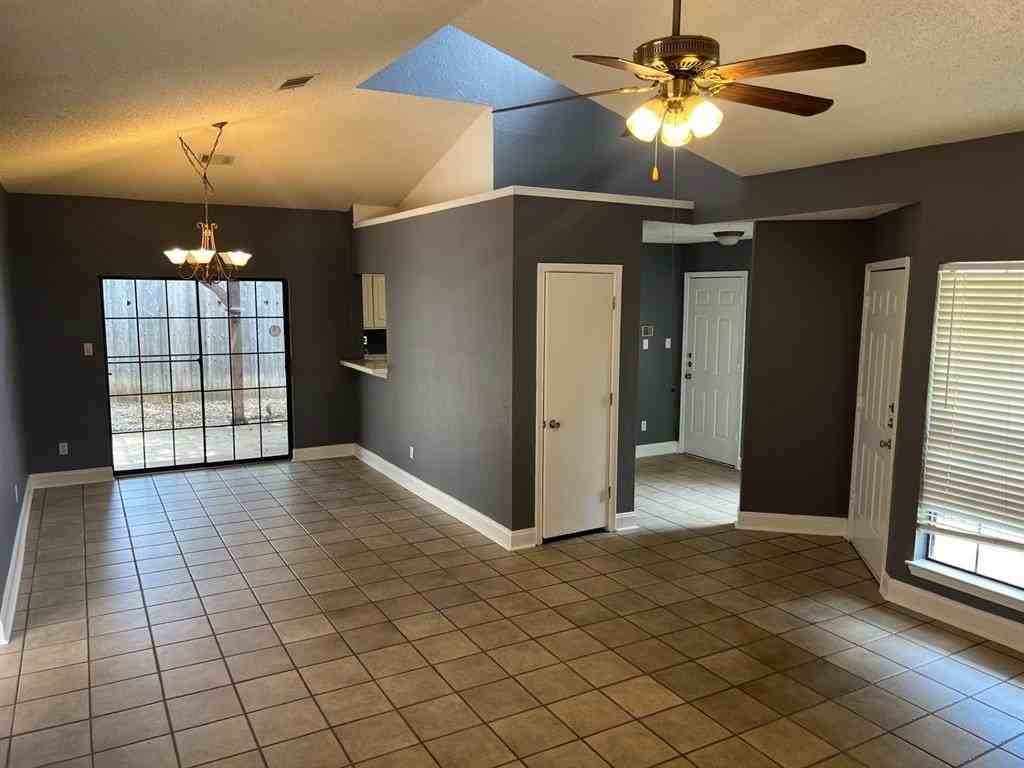 3028 Matterhorn Dr - Photo 3 of 12