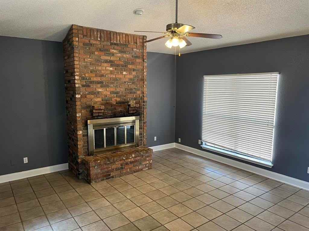 3028 Matterhorn Dr - Photo 4 of 12
